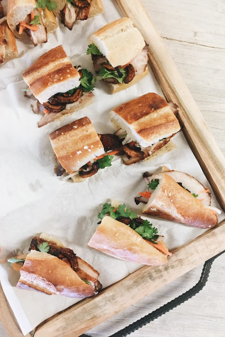 photo-1524062008239-962eb6d3383d